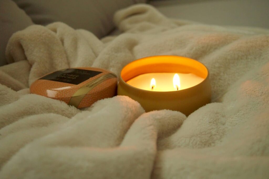 Świeczki zapachowe Candle-lite CLCo Amber Orchid recenzje świec opinia